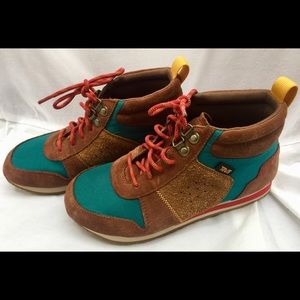 Teva Highside 84 Mid Sz. 7
